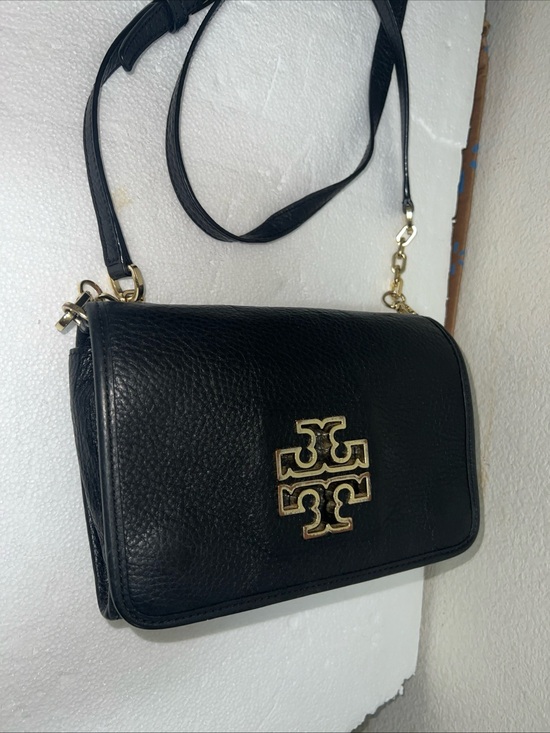 Tory Burch Handbags - Tory Burch Black Pebbled Leather Crossbody with Gold Logo Accent